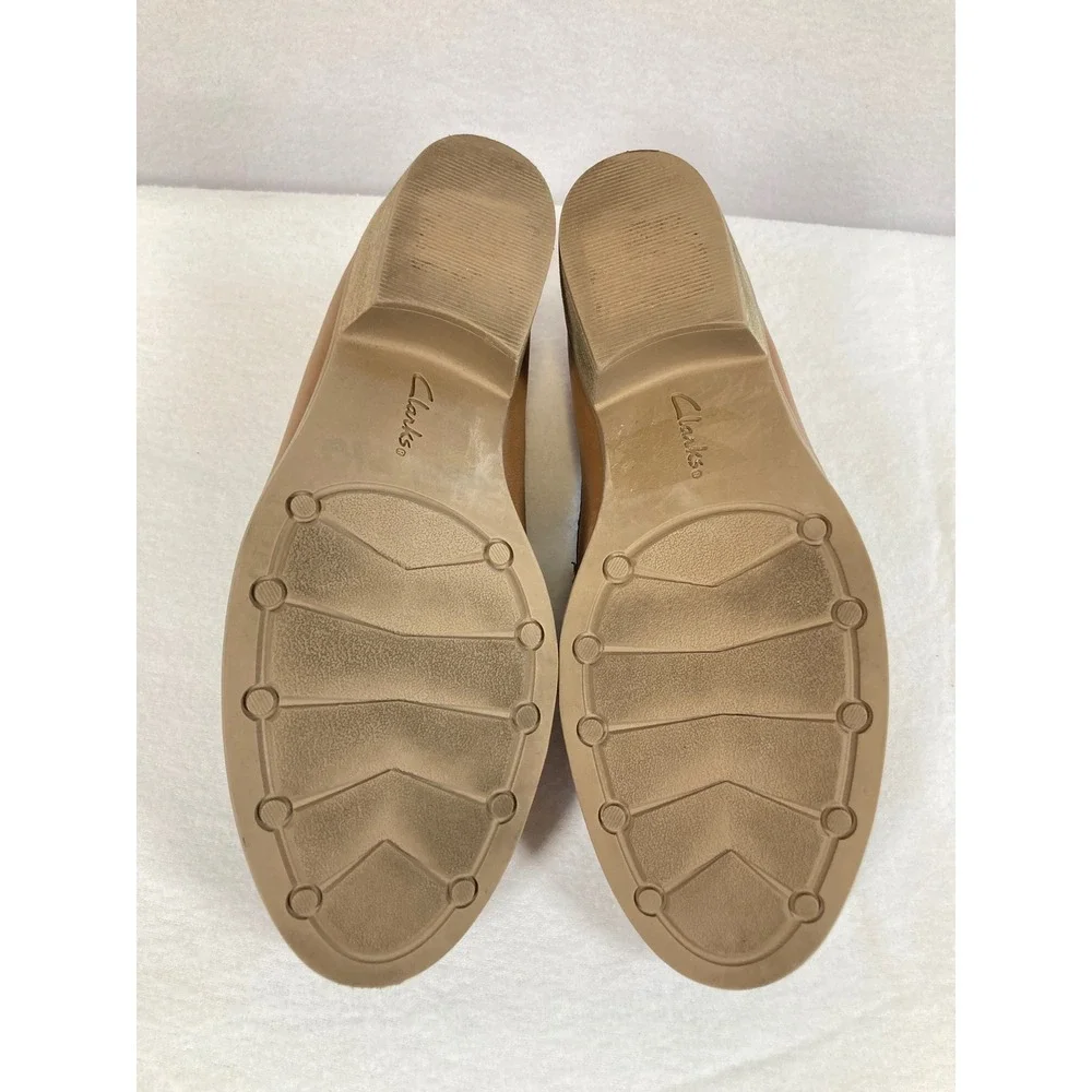 Classic Preppy Clarks Collection Womens‎ 6.5 Tan Leather Braided Studded Loafers